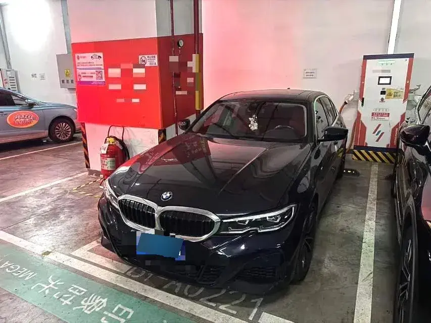 2022 BMW 3 Series 2.0T 184HP L4 8AT