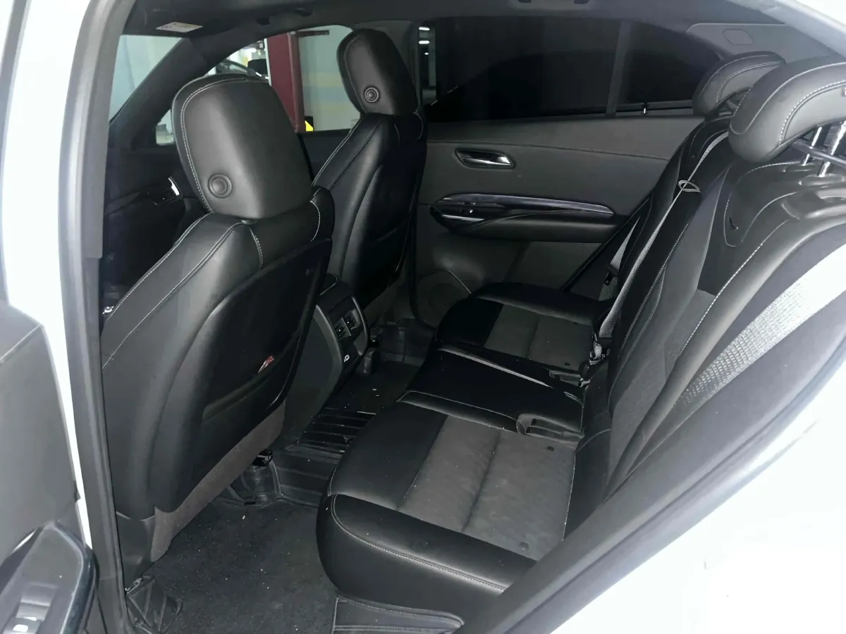 2021 Cadillac XT4 2.0T 237HP L4 9AT,autocango,china used car exporter,china ev exporter,chinese used car exporter,chinese used ev exporter