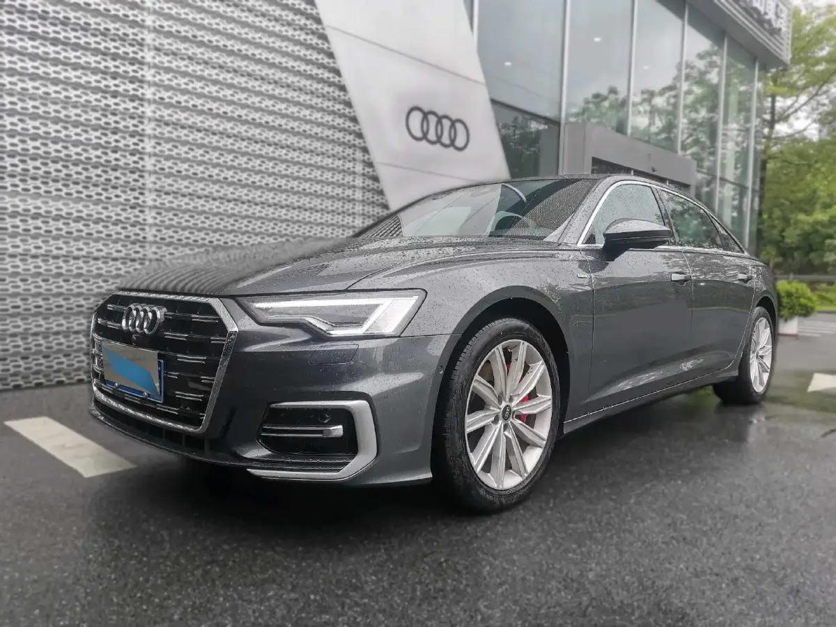 2024 Audi A6L 2.0T 245HP L4 7DCT