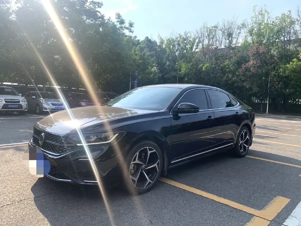 2023 Volkswagen Passat 2.0T 186HP L4 7DCT