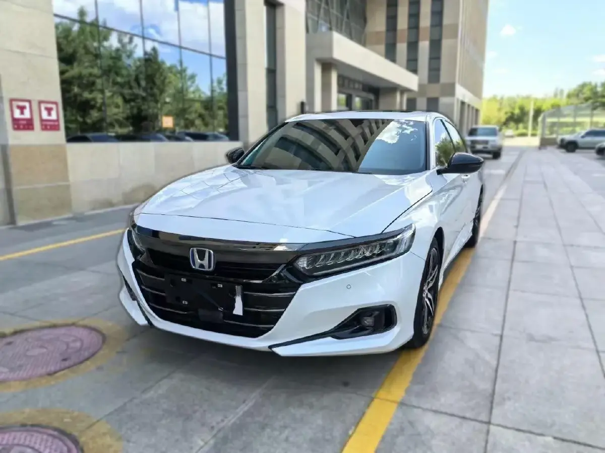 2022 Honda Accord 2.0L 146HP L4 E-CVT Hybrid