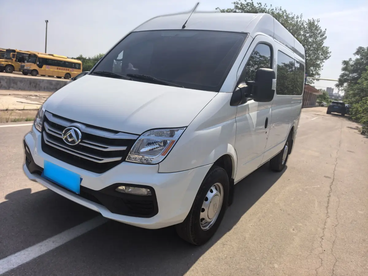 2024 MAXUS XinTu V80 2.0T 126HP L4 6MT