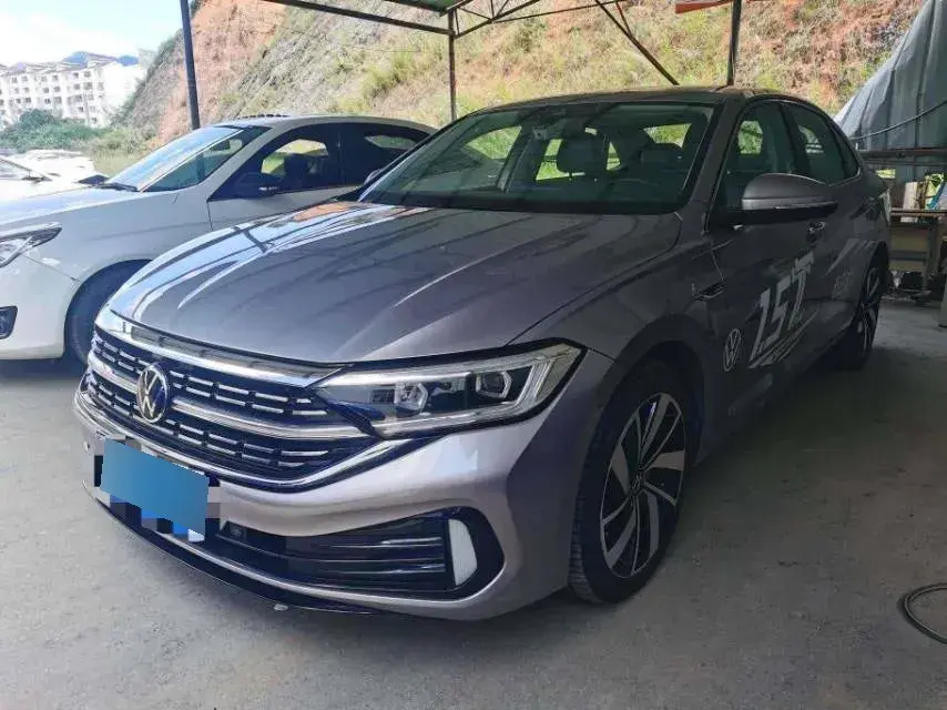 2023 Volkswagen Sagitar 1.5T 160HP L4 7DCT