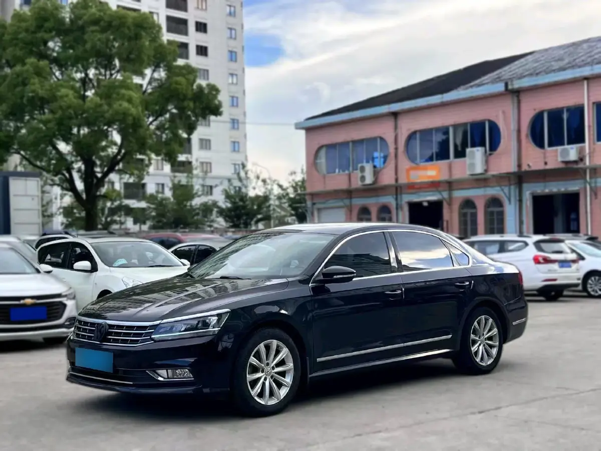 2017 Volkswagen Passat 1.4T 150HP L4 7DCT