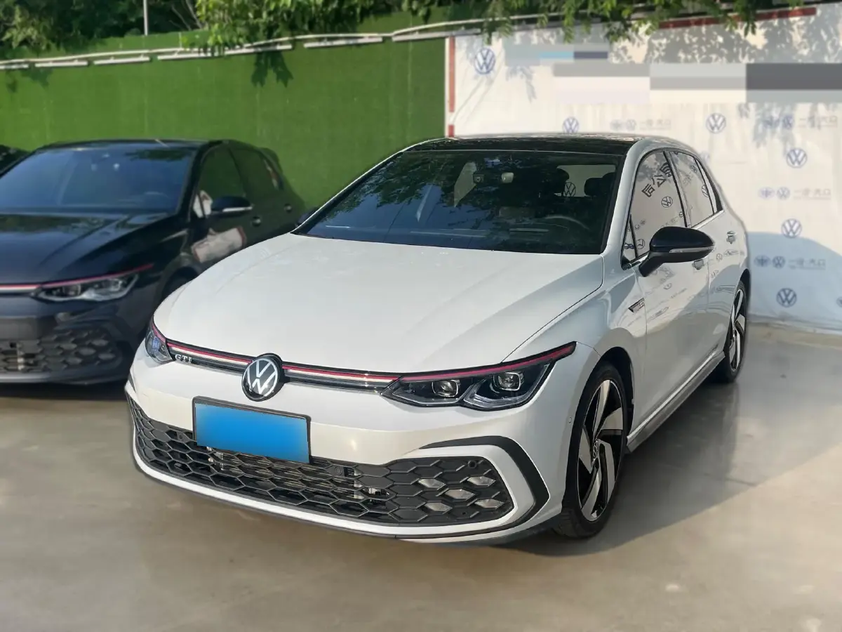 2023 Volkswagen GolfGTI 2.0T 220HP L4 7DCT