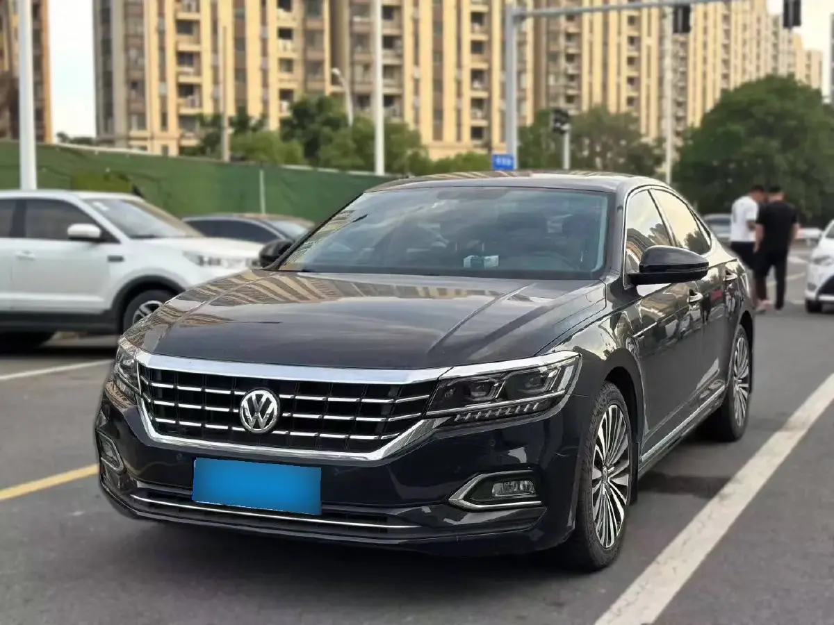 2019 Volkswagen Passat 2.0T 186HP L4 7DCT