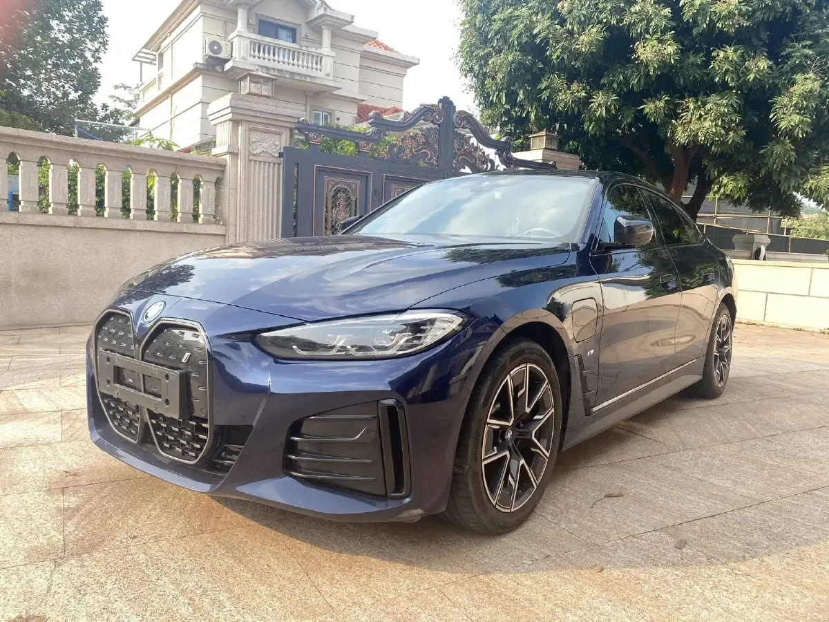 2022 BMW i4 BEV 83.9KWH