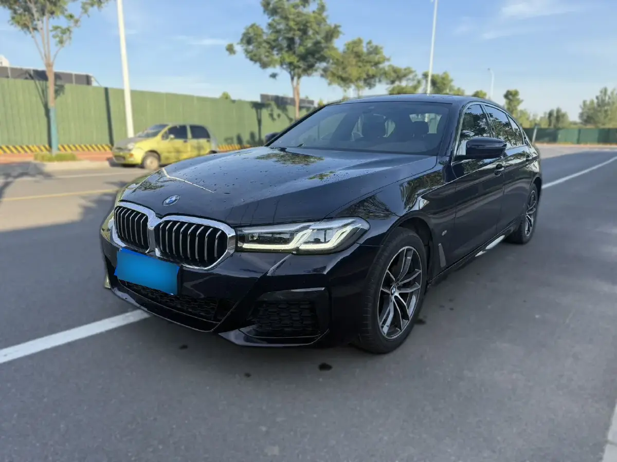 2022 BMW 5 Series 2.0T 184HP L4 8AT