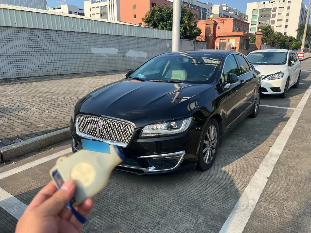 2019 Lincoln MKZ 2.0T 203HP L4 6AT