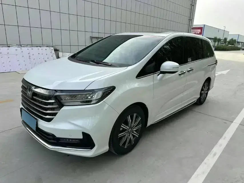 2022 Honda Odyssey 2.0L 146HP L4 E-CVT Hybrid