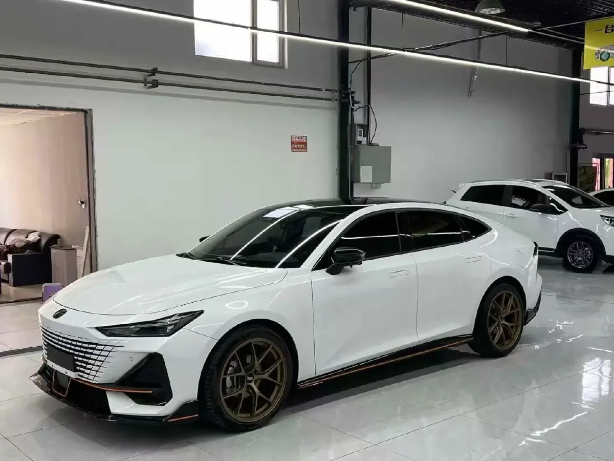 2022 ChangAn UNI-V 1.5T 188HP L4 7DCT