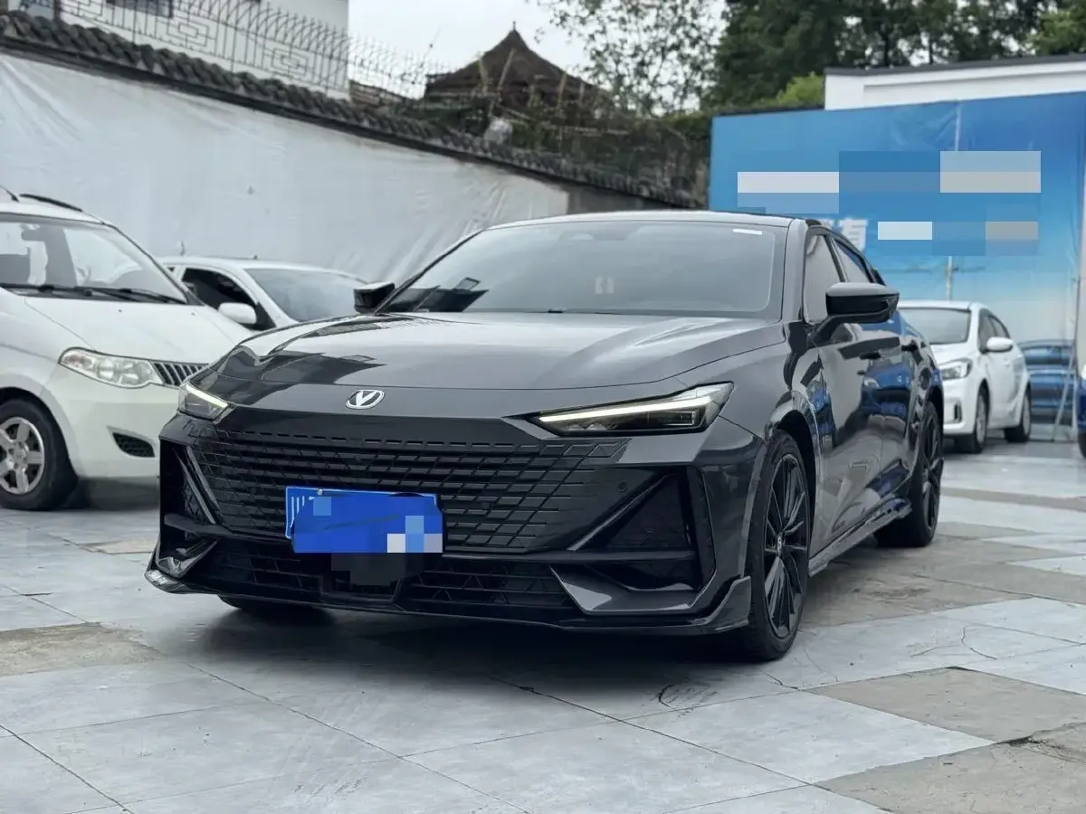 2023 ChangAn UNI-V 1.5T 188HP L4 7DCT