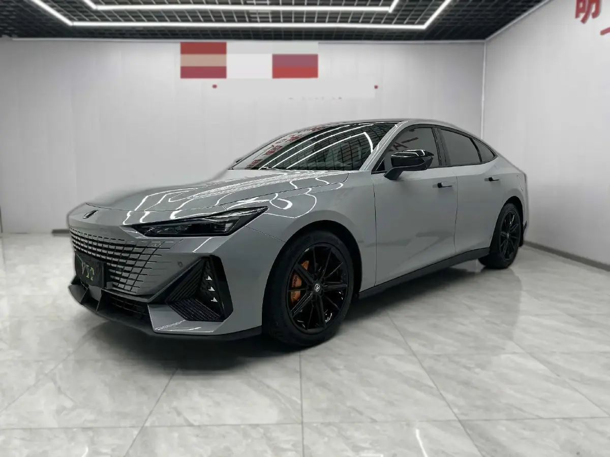 2022 ChangAn UNI-V 1.5T 188HP L4 7DCT