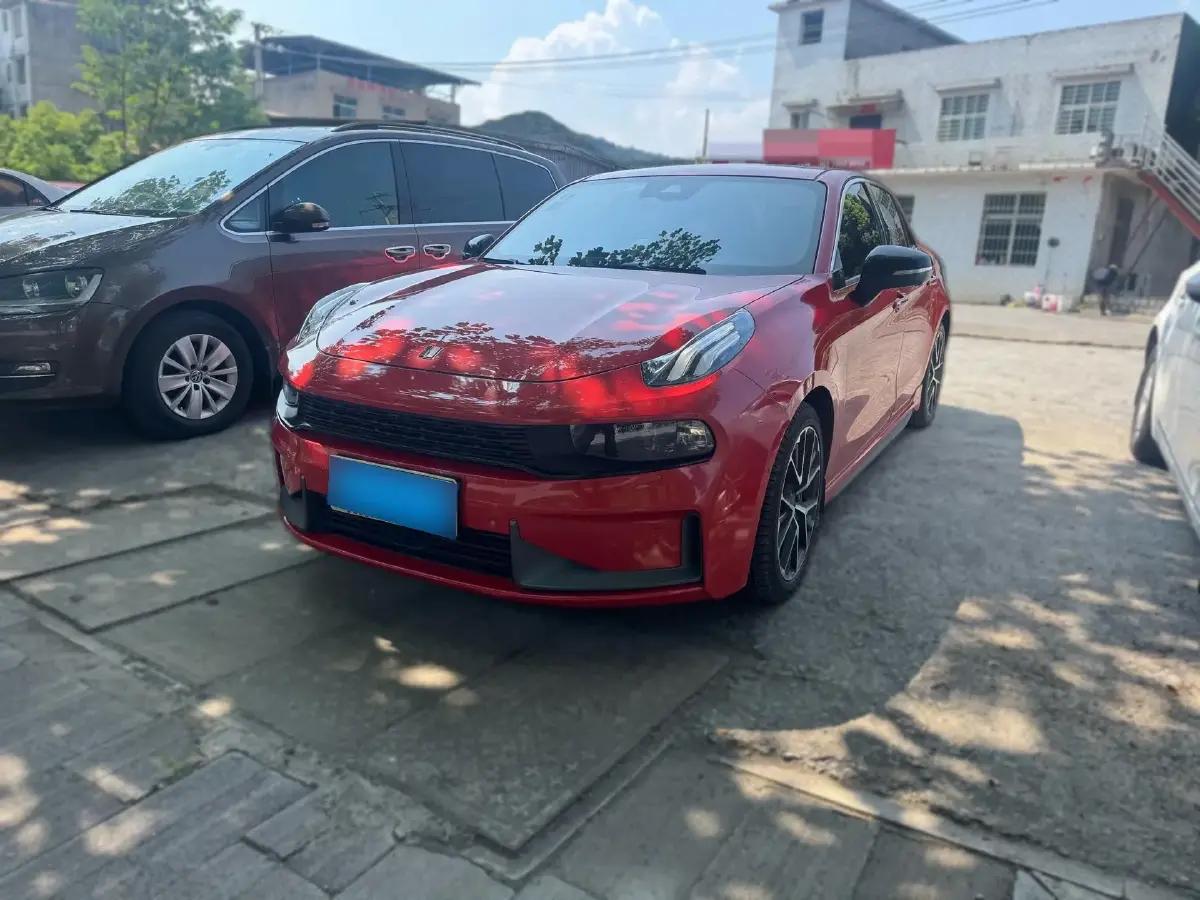 2019 LYNK&CO 03 2.0T 190HP L4 6AT