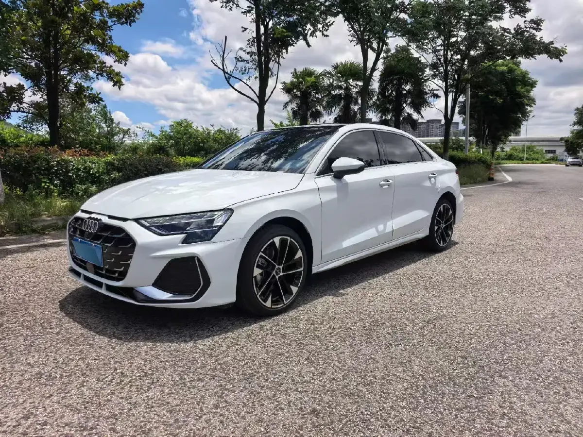 2025 Audi A3 1.5T 160HP L4 7DCT