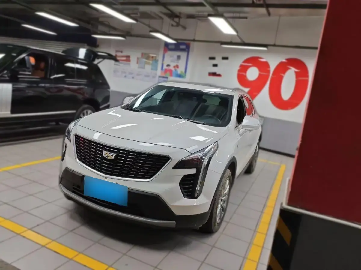 2022 Cadillac XT4 2.0T 237HP L4 9AT