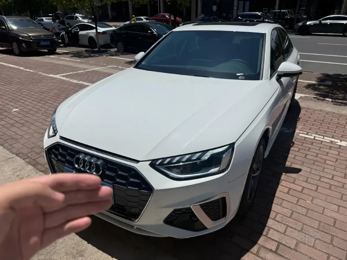 2024 Audi A4L 2.0T 190HP L4 7DCT