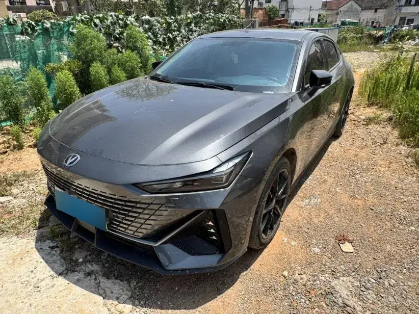 2023 ChangAn UNI-V iDD 1.5T 170HP L4 6TCT PHEV 18.4KWH