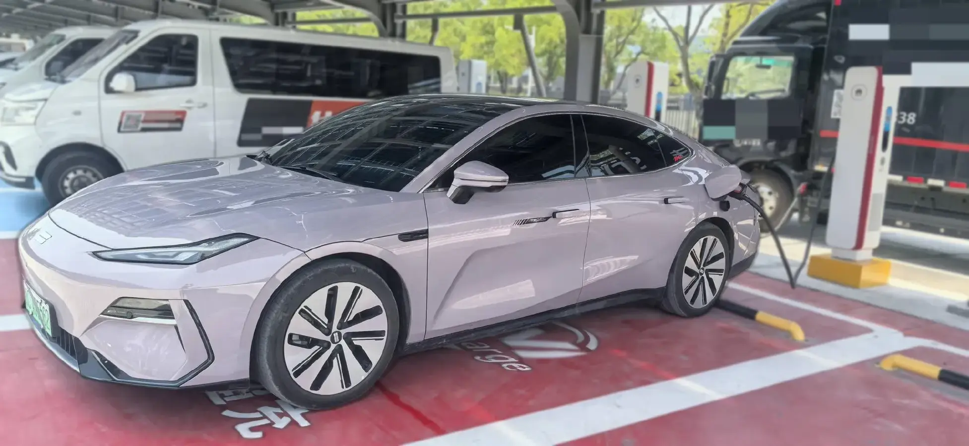 2024 Geely Galaxy E8 BEV 76KWH