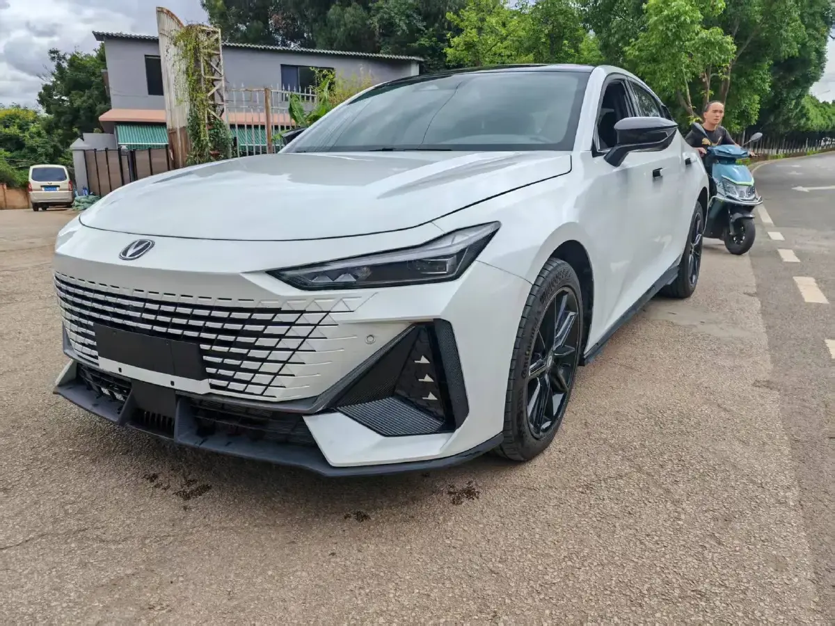 2024 ChangAn UNI-V 1.5T 188HP L4 7DCT