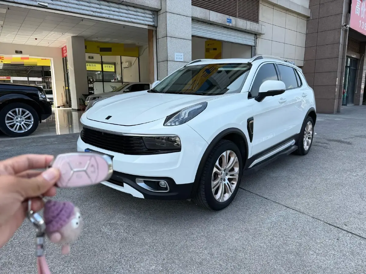 2018 LYNK&CO 01 2.0T 190HP L4 6AT