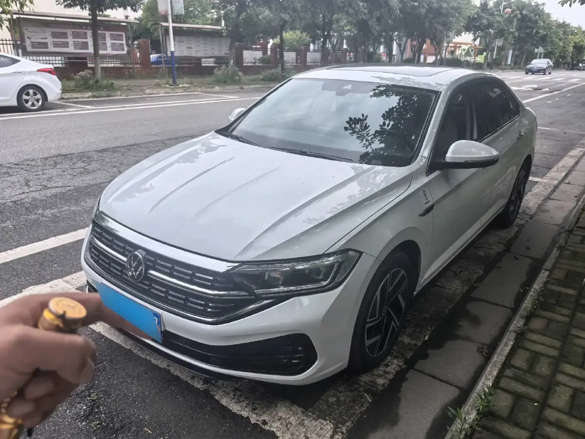 2023 Volkswagen Sagitar 1.5T 160HP L4 7DCT