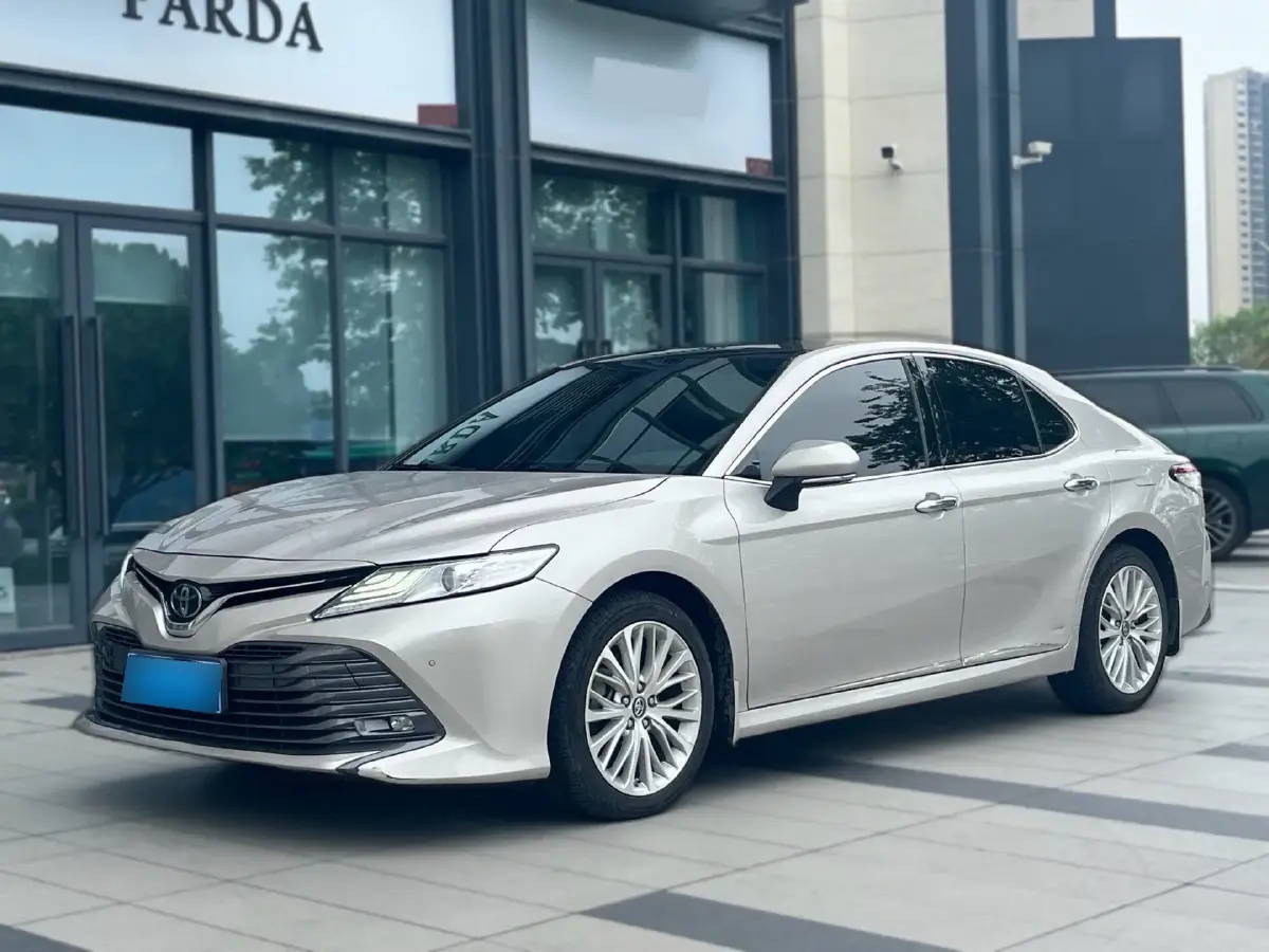 2021 Toyota Camry 2.5L 209HP L4 8AT