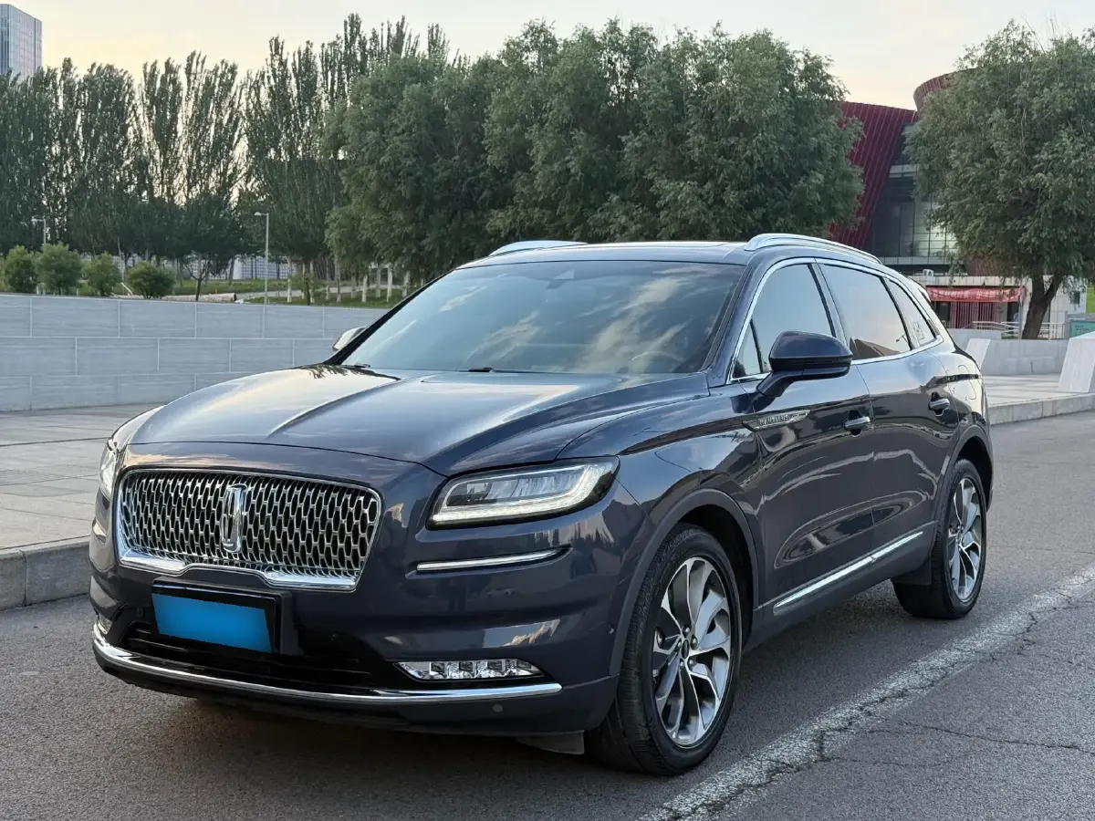 2021 Lincoln Nautilus 2.0T 245HP L4 8AT