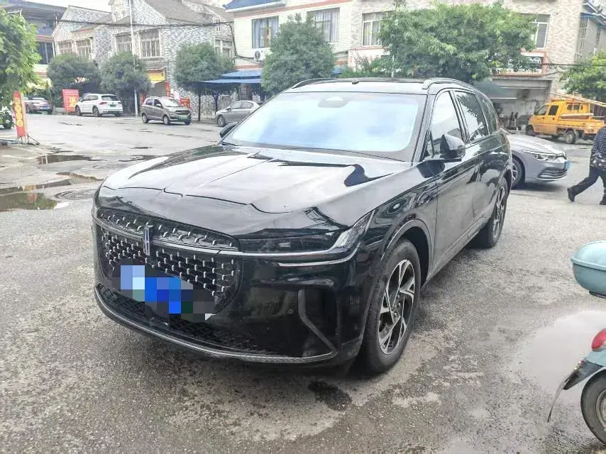 2023 Lincoln Nautilus 2.0T 282HP L4 E-CVT Hybrid