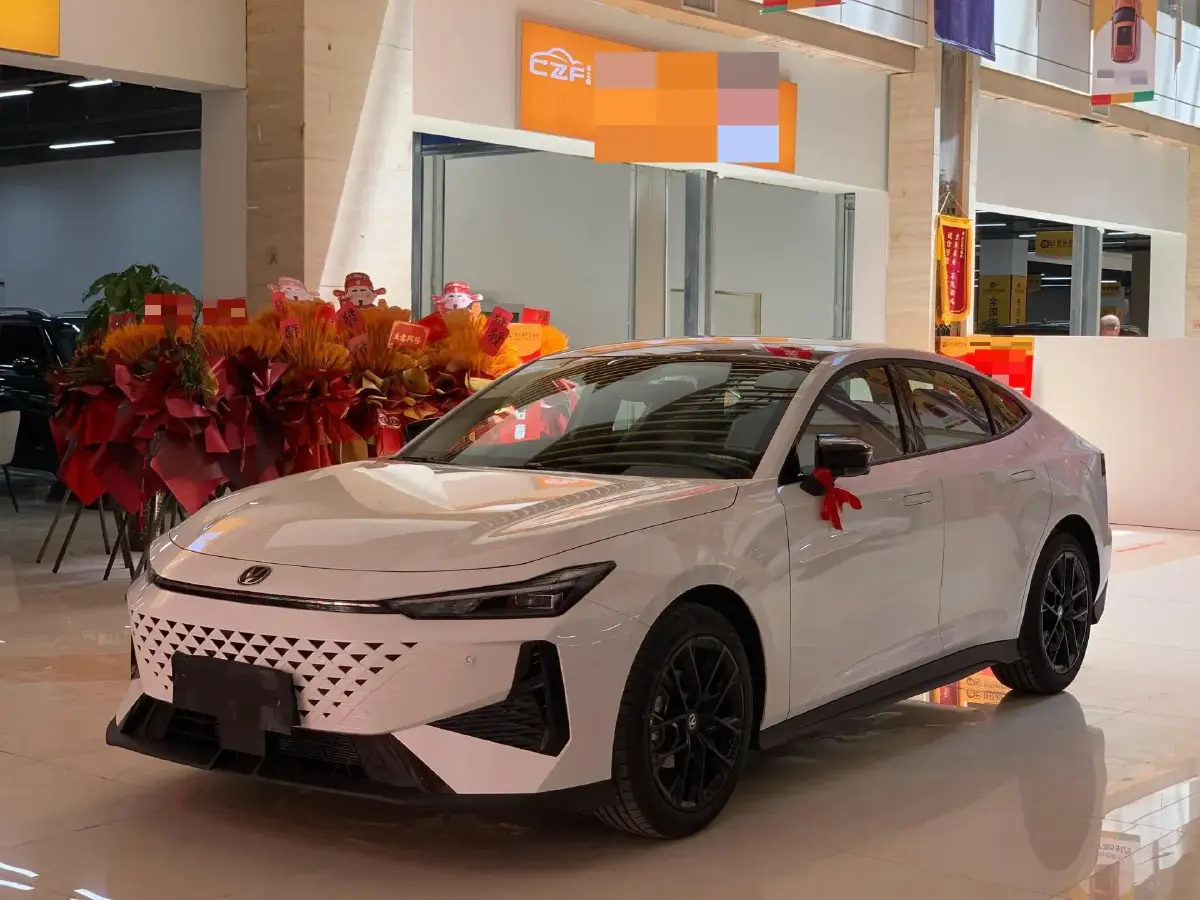 2023 ChangAn UNI-V 1.5T 188HP L4 7DCT