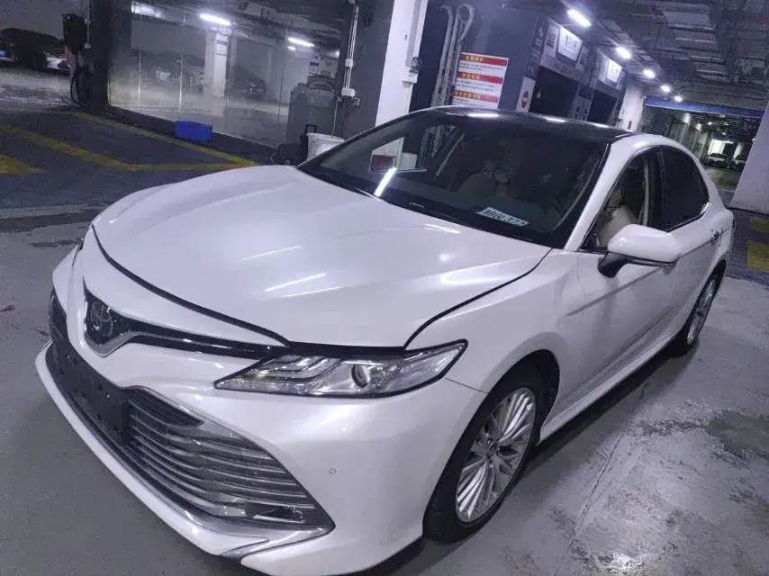 2019 Toyota Camry 2.5L 209HP L4 8AT