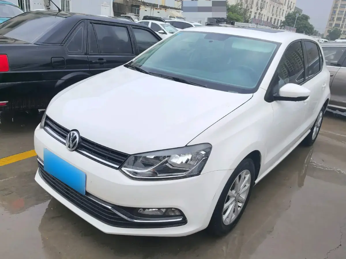 2016 Volkswagen Polo 1.6L 110HP L4 6AT