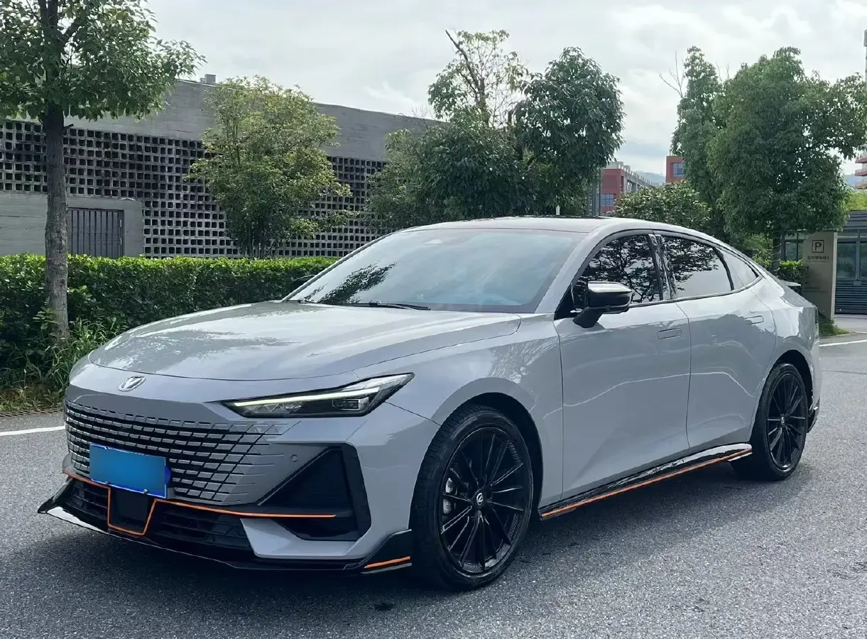 2023 ChangAn UNI-V 1.5T 188HP L4 7DCT