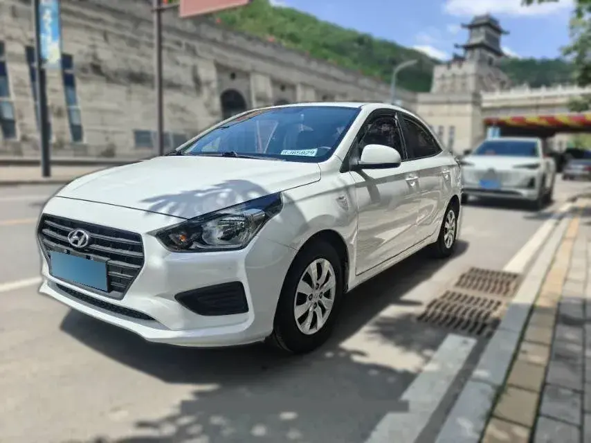 2020 Hyundai Reina 1.4L 95HP L4 5MT