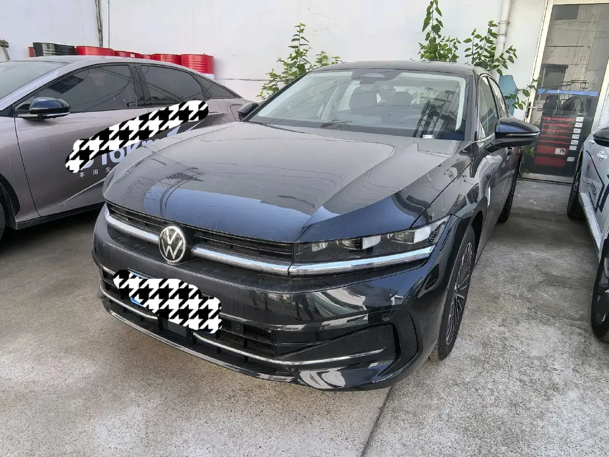 2024 Volkswagen Magotan 2.0T 220HP L4 7DCT