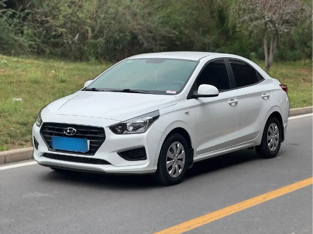 2017 Hyundai Reina 1.4L 95HP L4 5MT