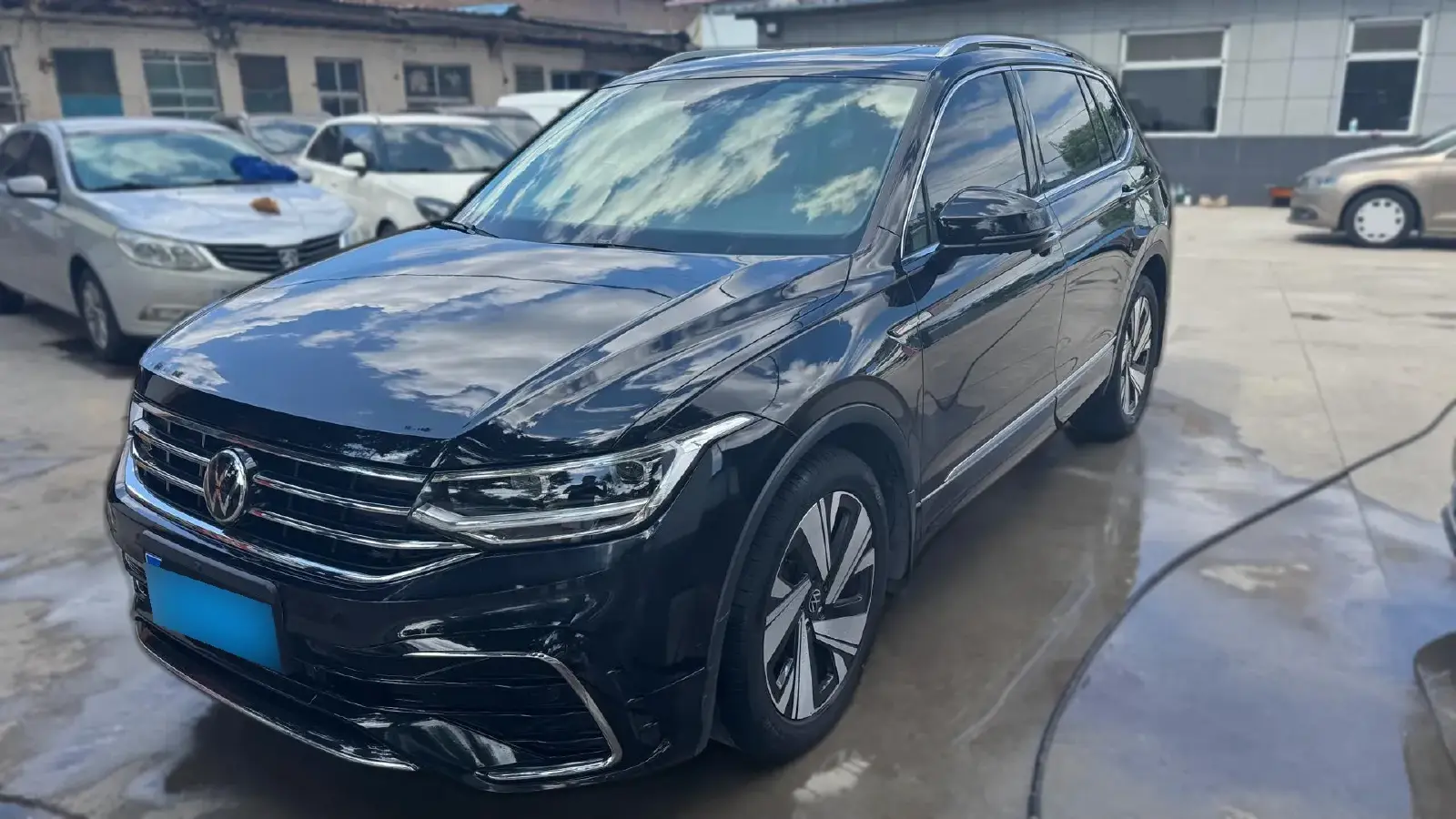 2023 Volkswagen Tiguan L 2.0T 186HP L4 7DCT