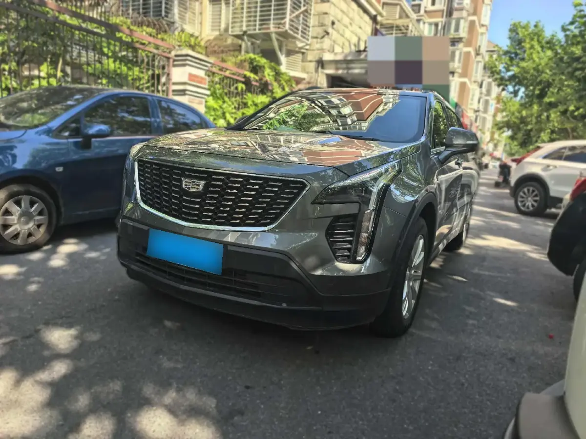 2018 Cadillac XT4 2.0T 241HP L4 9AT