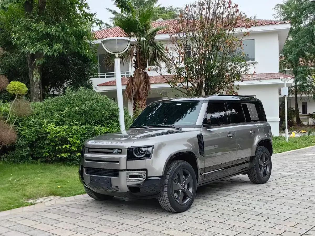 2023 Land Rover Defender 3.0T 400HP L6 8AT