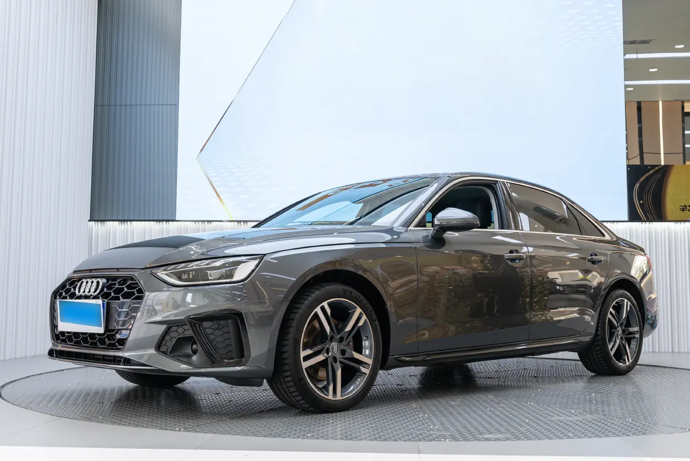 2022 Audi A4L 2.0T 190HP L4 7DCT