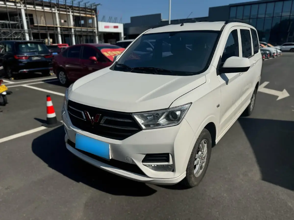 2021 WuLing HongGuang 1.5L 99HP L4 6MT