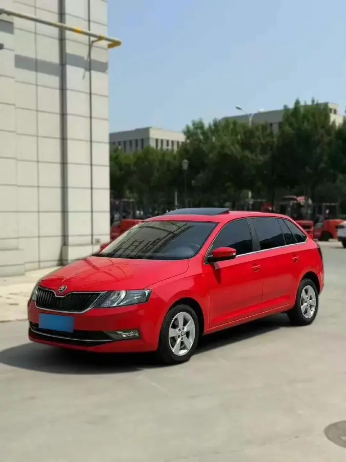 2018 Skoda Rapid Spaceback 1.6L 110HP L4 6AT