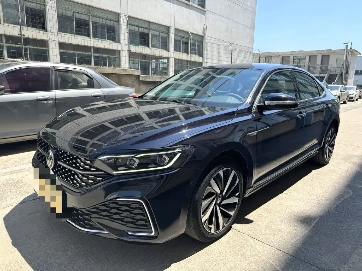 2022 Volkswagen Passat 2.0T 186HP L4 7DCT