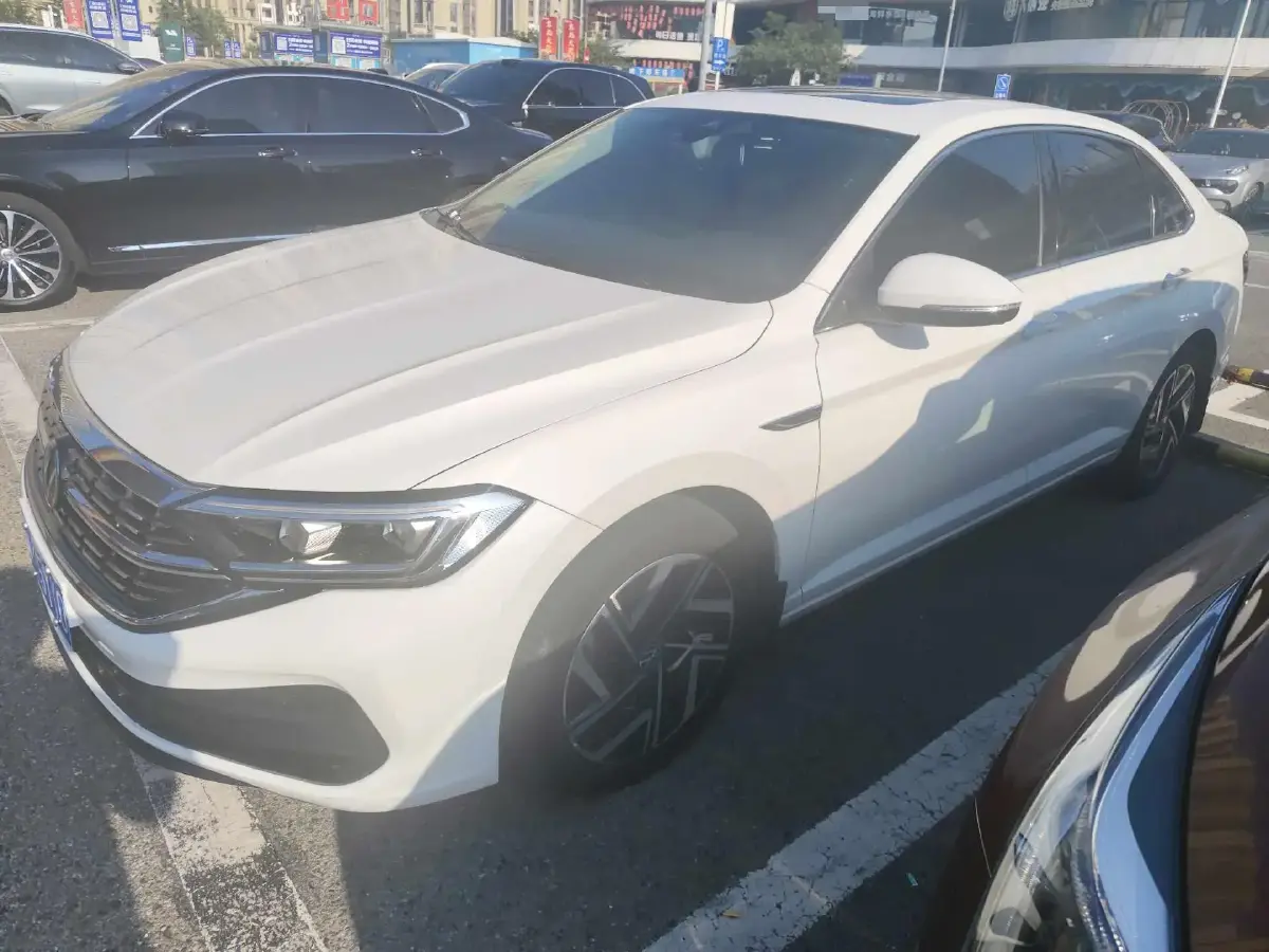 2023 Volkswagen Sagitar 1.5T 160HP L4 7DCT