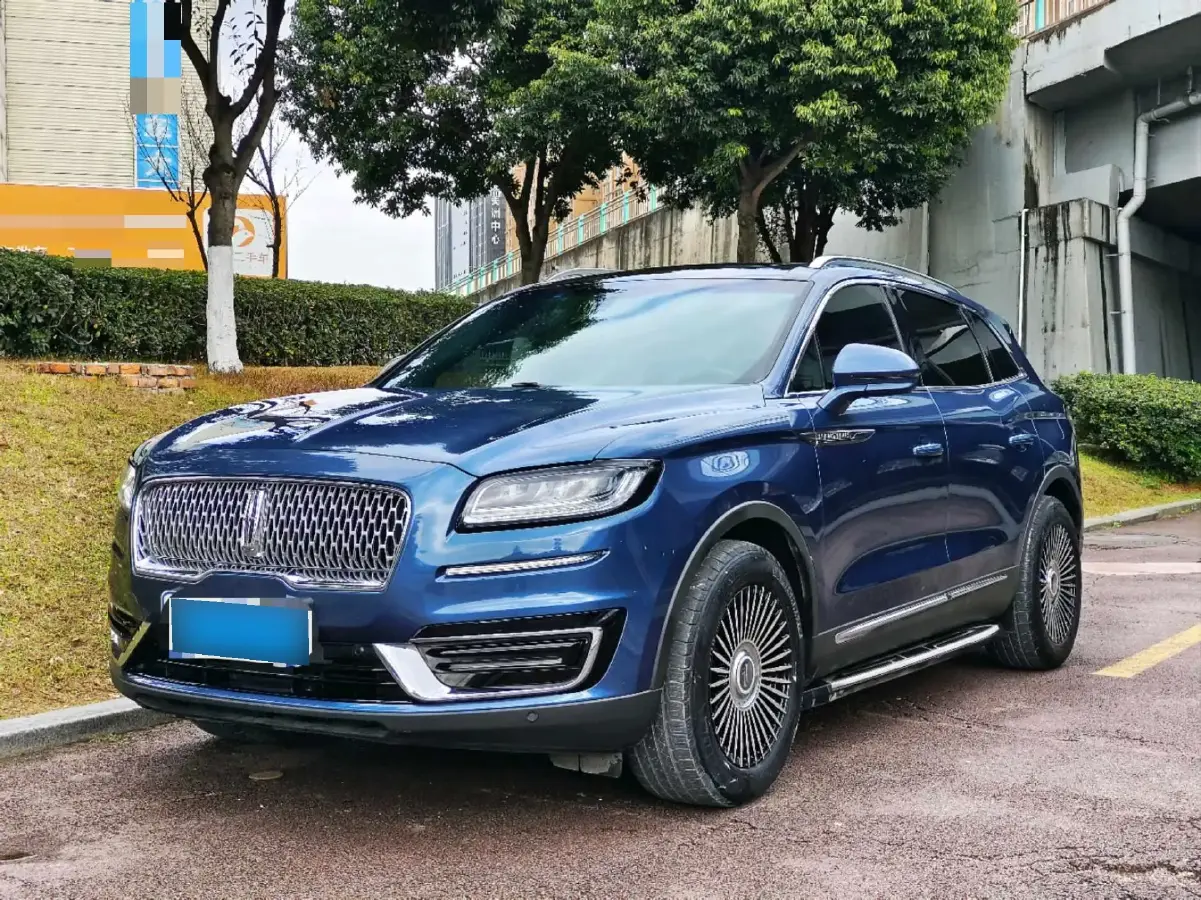 2019 Lincoln Nautilus 2.0T 224HP L4 8AT
