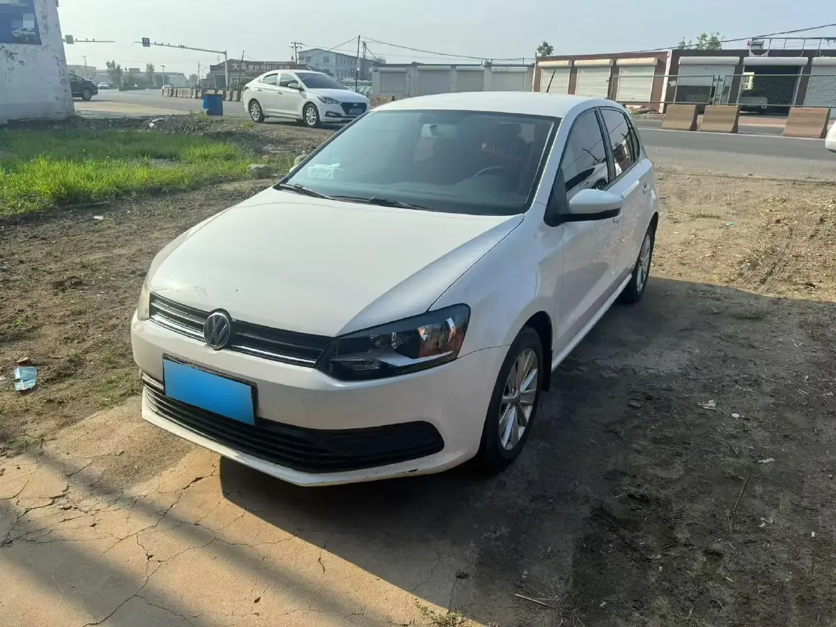 2016 Volkswagen Polo 1.4L 90HP L4 6AT