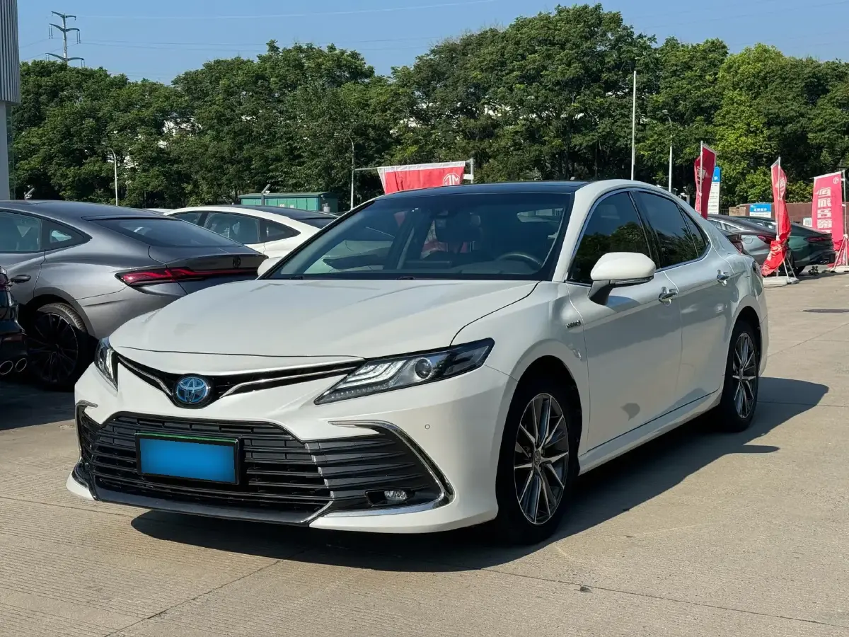 2021 Toyota Camry 2.5L 178HP L4 E-CVT Hybrid