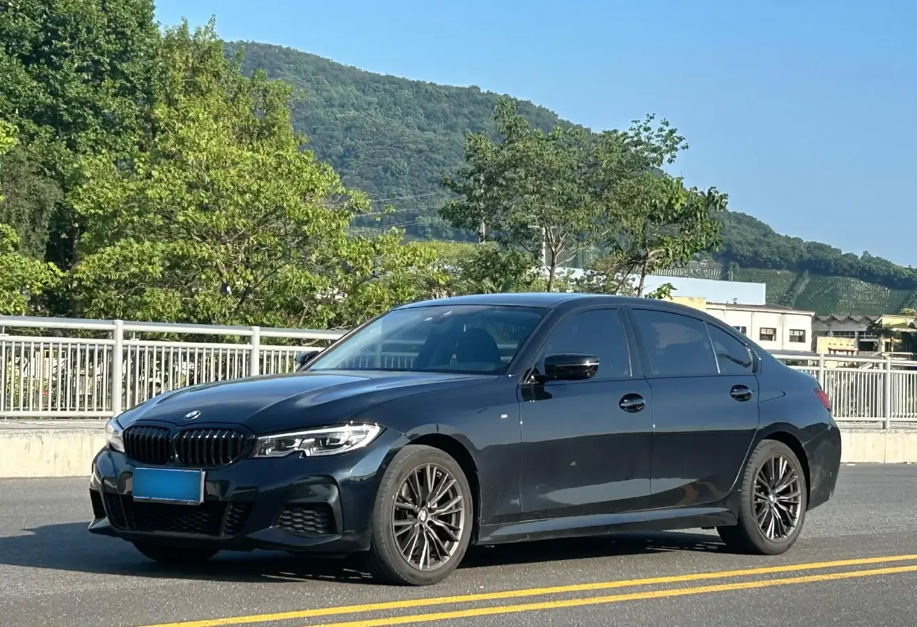 2022 BMW 3 Series 2.0T 184HP L4 8AT