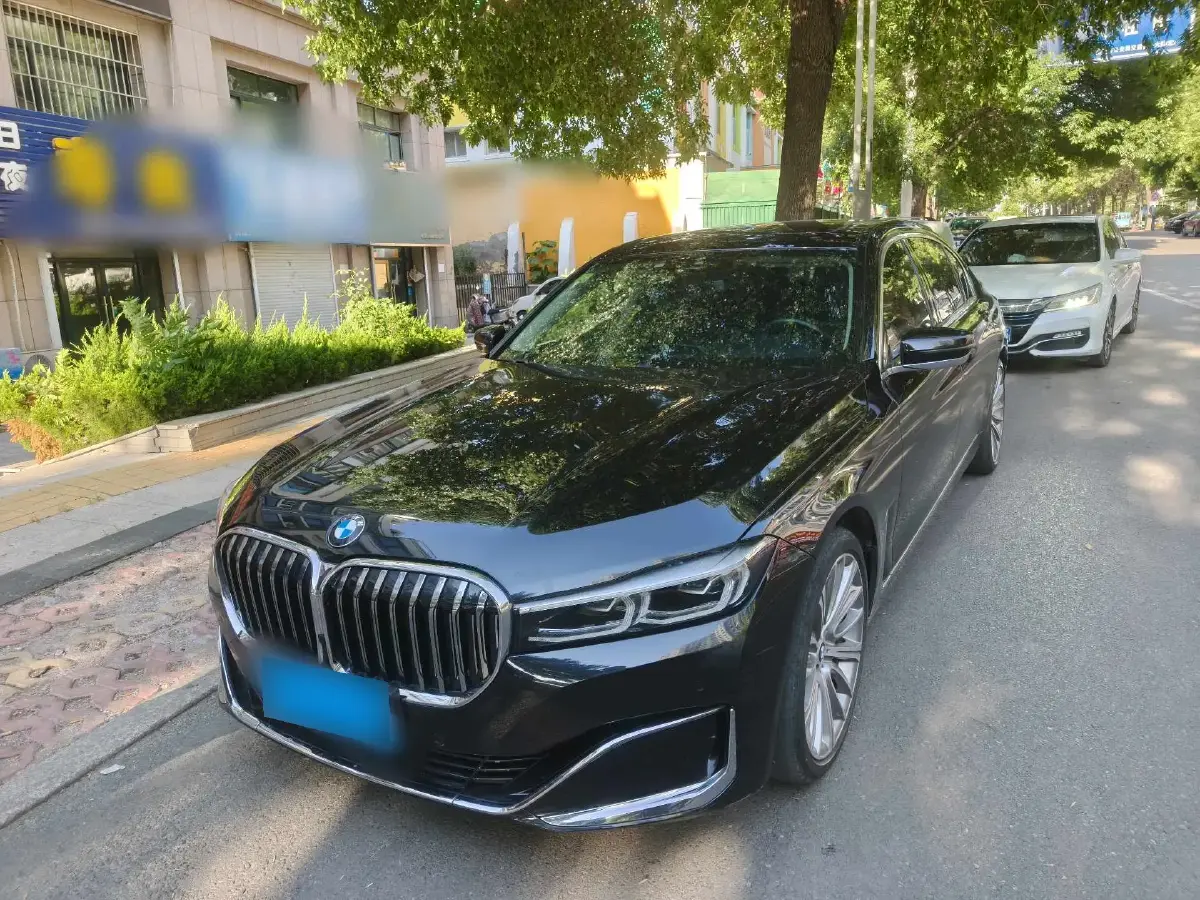 2021 BMW 7 Series 3.0T 340HP L6 8AT