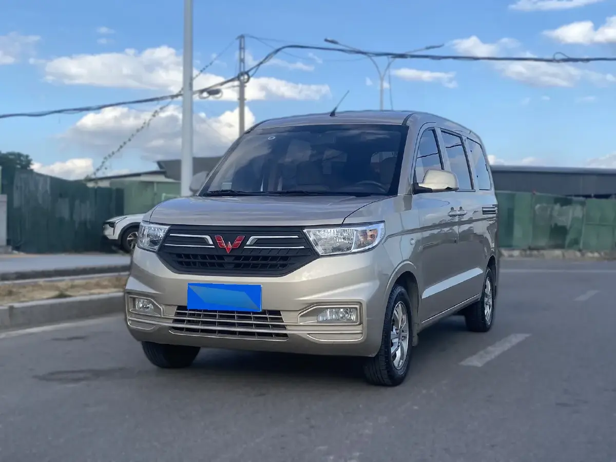 2022 WuLing HongGuang V 1.5L 99HP L4 6MT